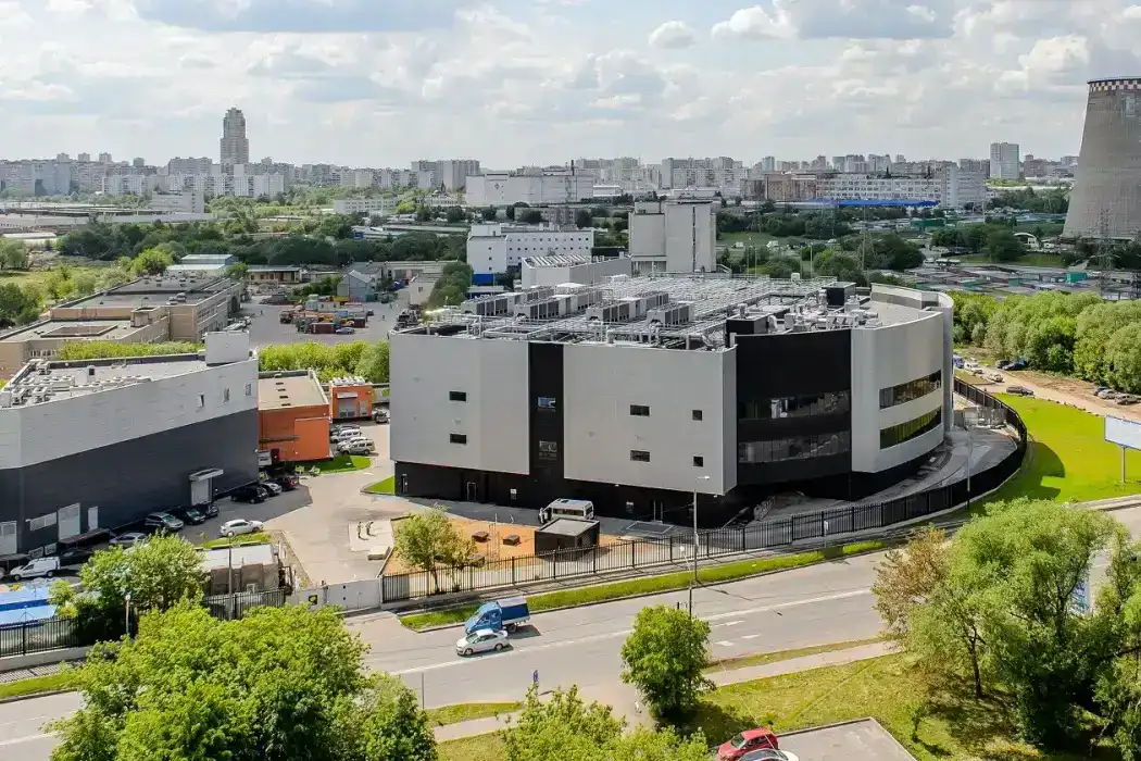 Размещаем серверы<br> в надежных дата-центрах Москвы